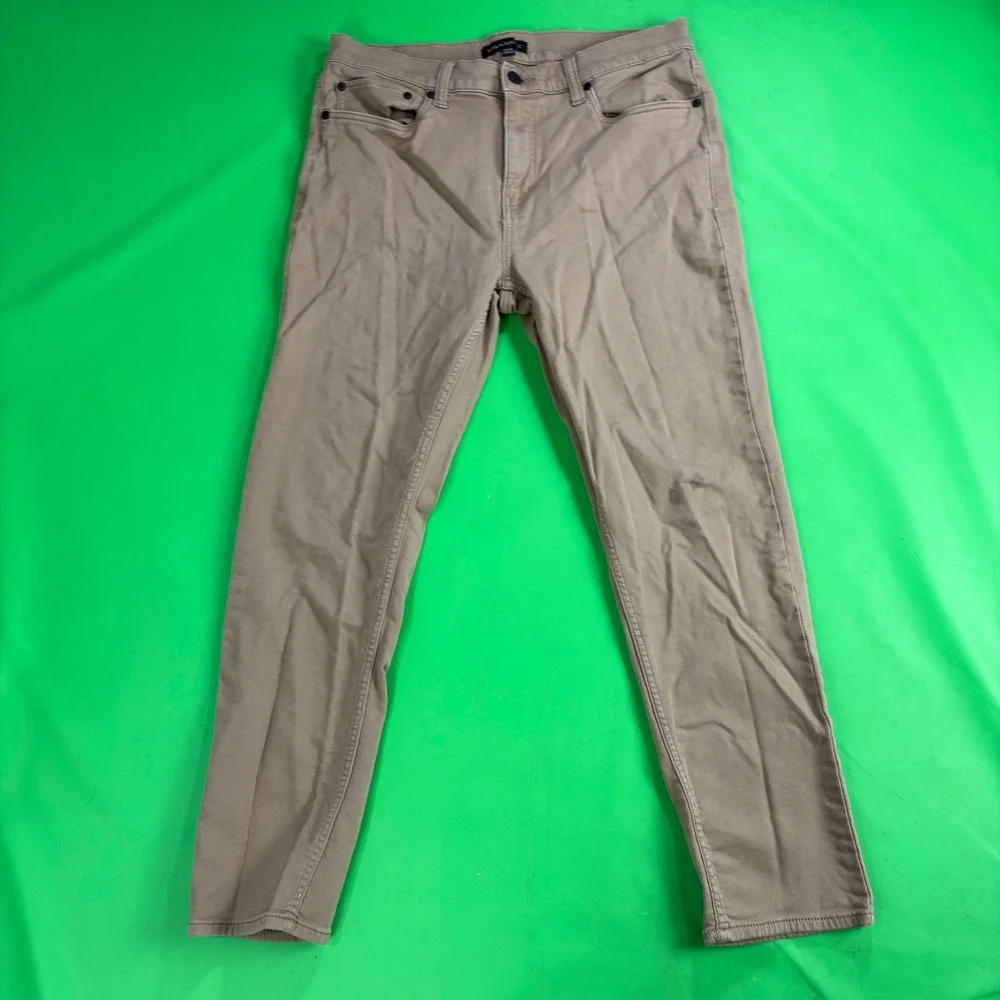 Banana Republic Distressed Jeans Mens 34/30 Khaki Denim Pants Straight Leg Chino